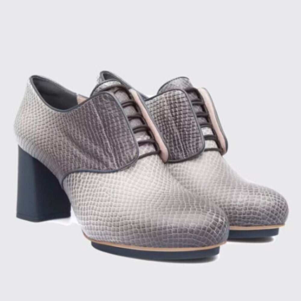 Camper 'Myriam' Leather Lace Up Pumps Heels Shoes in Gray Snakeskin Size 7